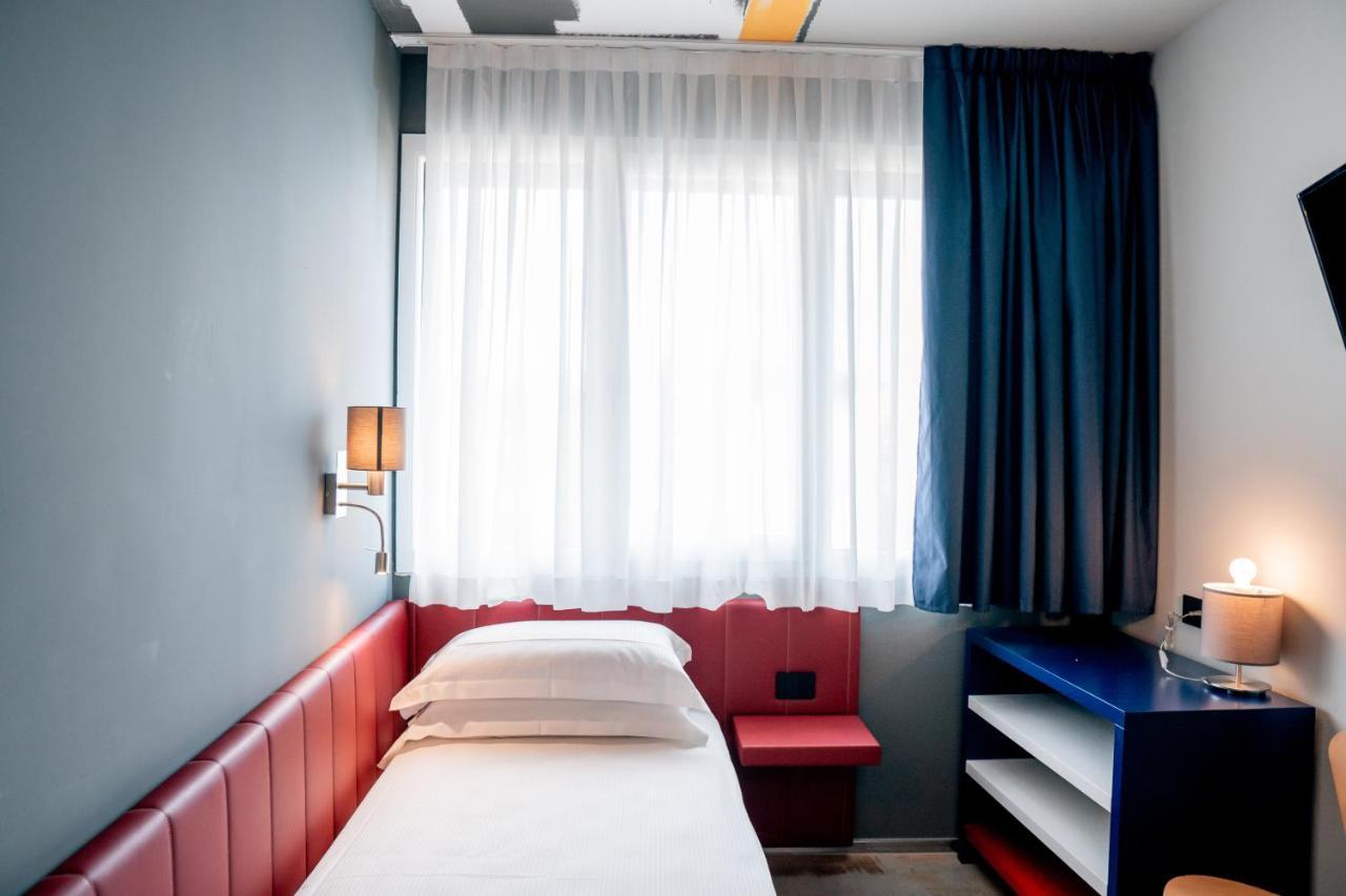 K Modern Hotel Peschiera del Garda Buitenkant foto
