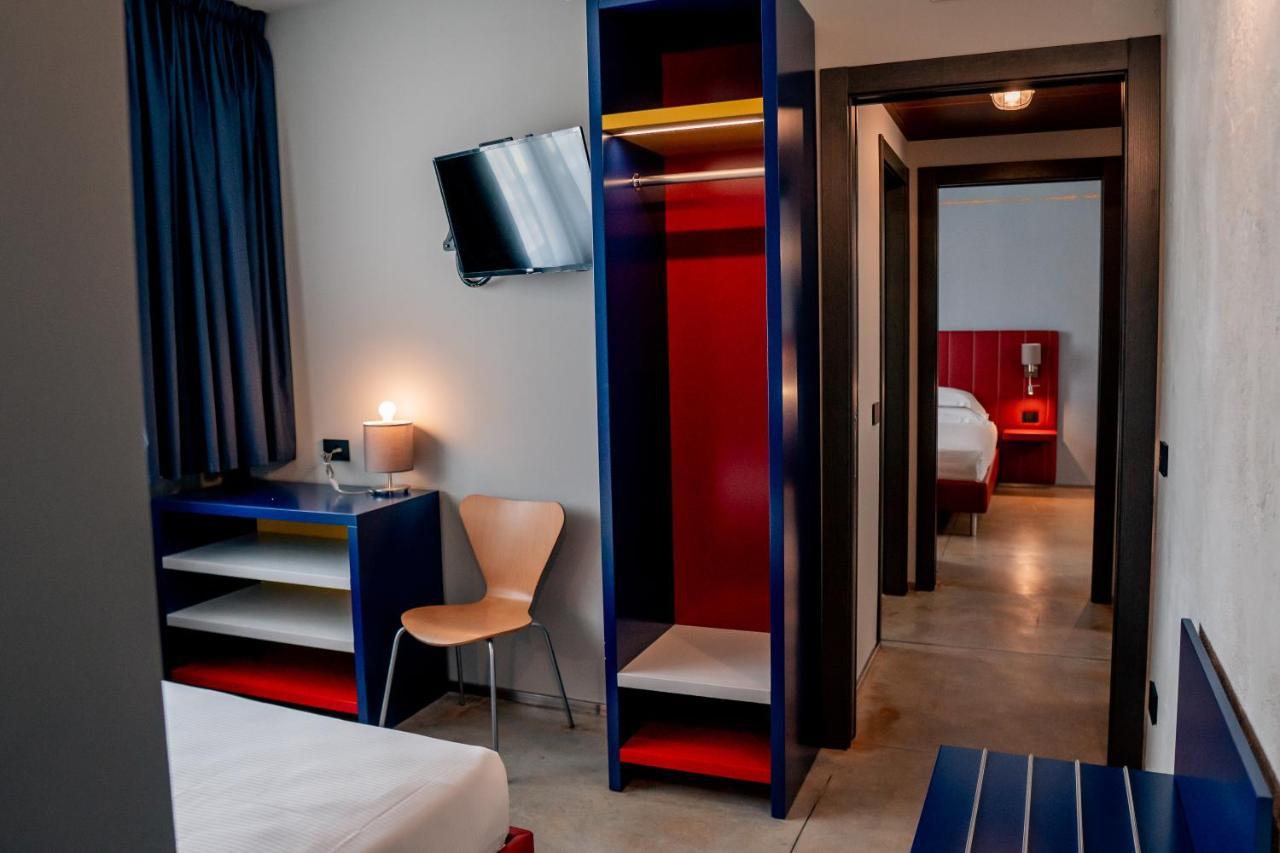 K Modern Hotel Peschiera del Garda Buitenkant foto