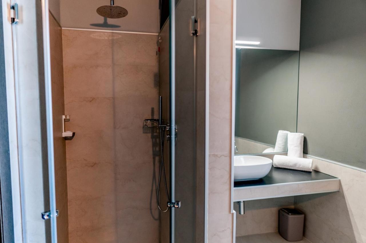K Modern Hotel Peschiera del Garda Buitenkant foto