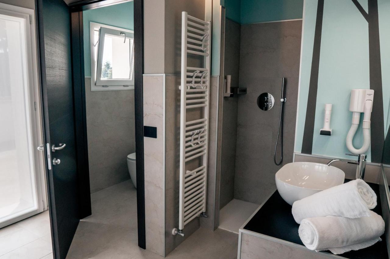 K Modern Hotel Peschiera del Garda Buitenkant foto