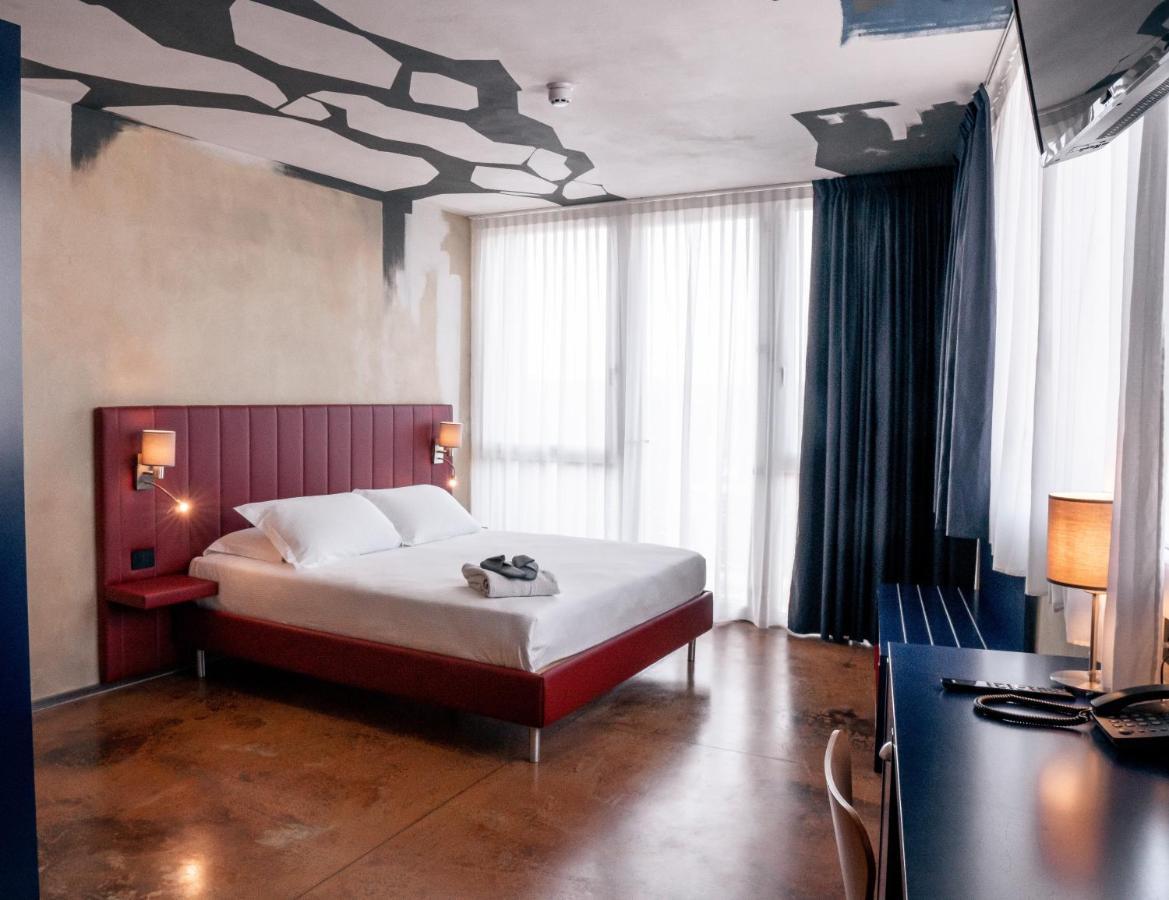 K Modern Hotel Peschiera del Garda Buitenkant foto